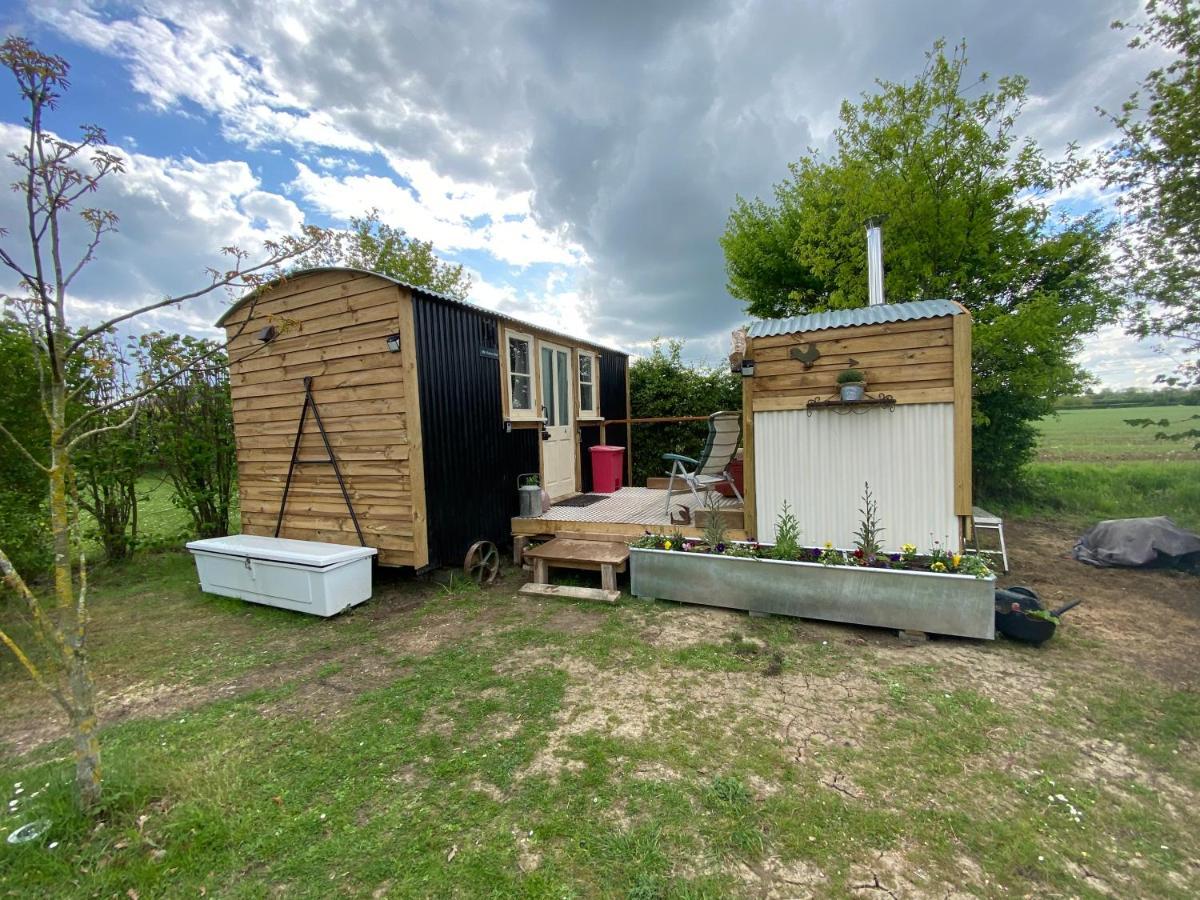 Mr Hares Shepherd Hut Hotel Mellis Exterior photo