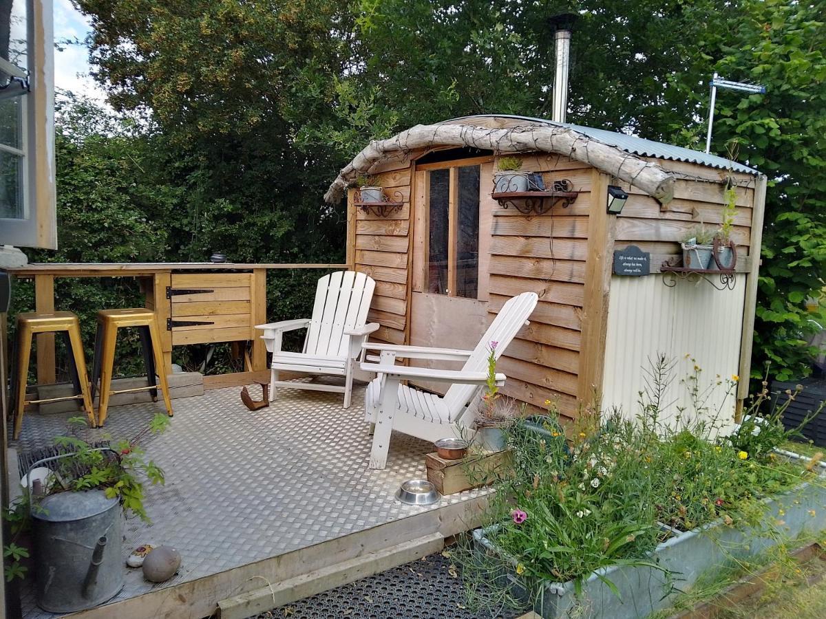 Mr Hares Shepherd Hut Hotel Mellis Exterior photo